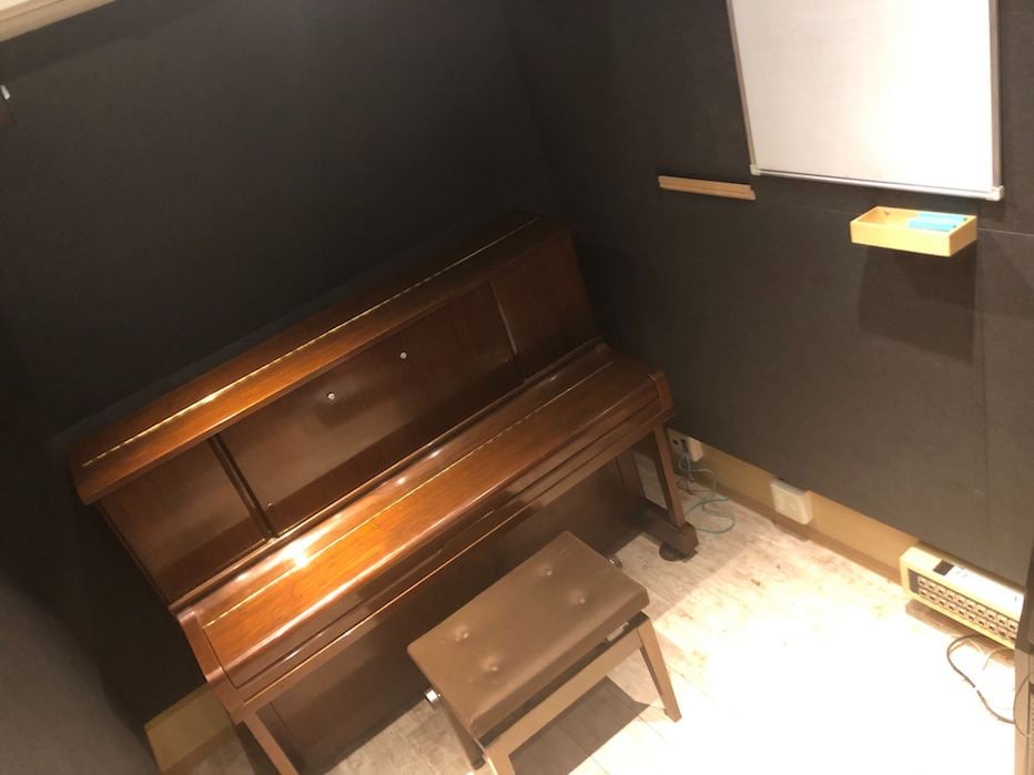 ラクスタピアノ室